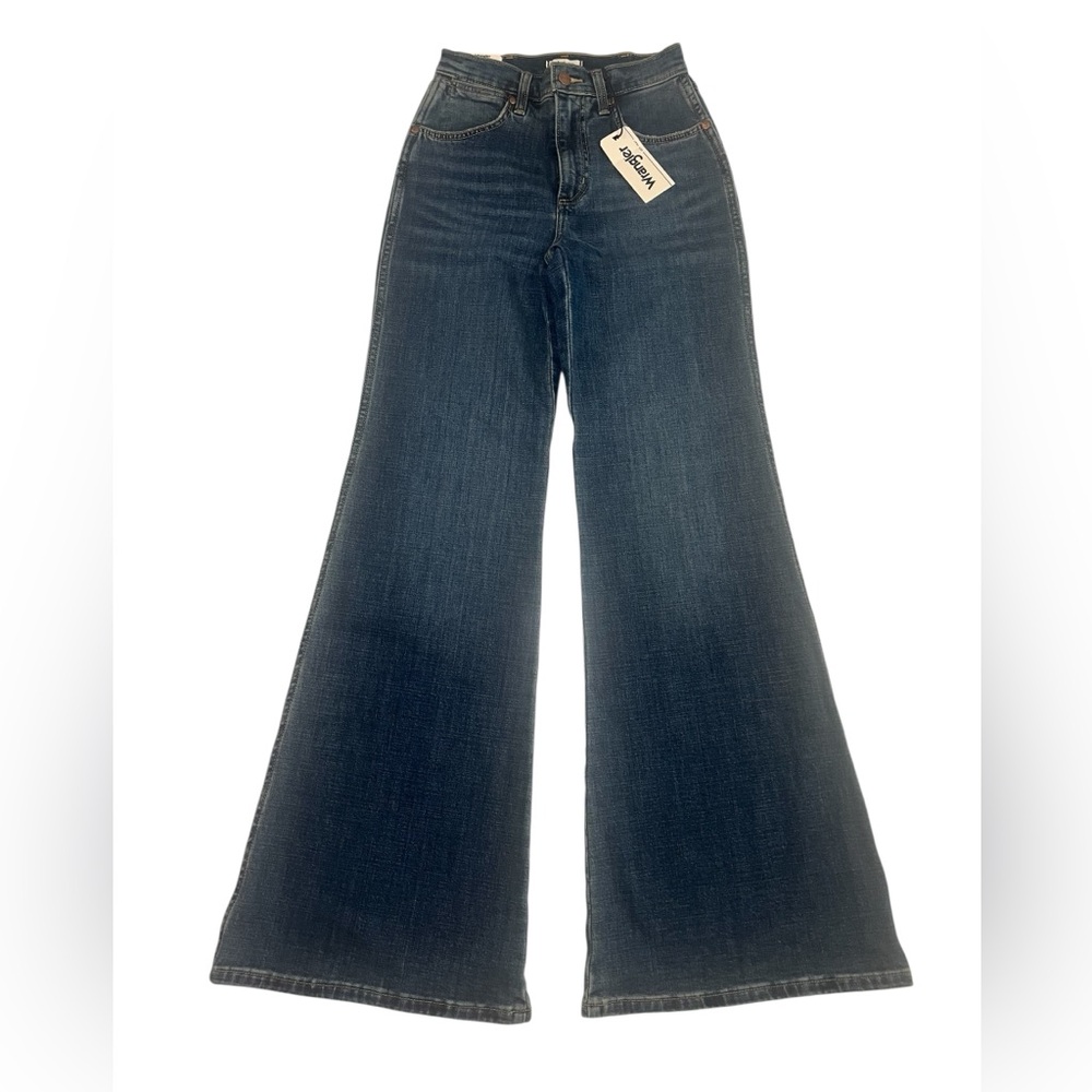 NWT Wrangler Fly High Flare Jeans Size 25